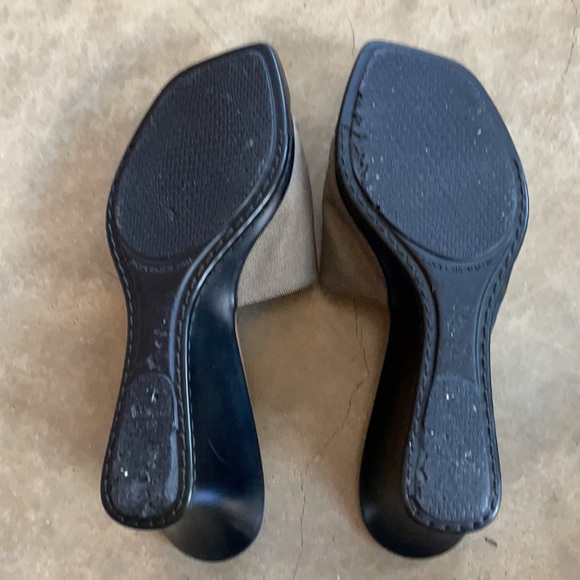 Stuart Weitzman Slides - Picture 4 of 5